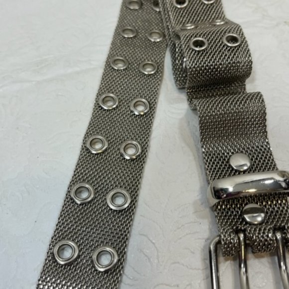 VTG Silver Metal Mesh Belt w/Double Eyelet Design & Rectangle Roller Buckle - Picture 5 of 10